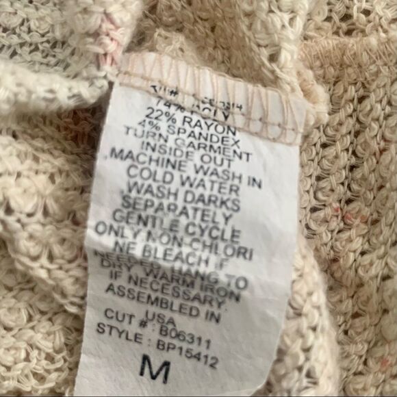 Blu Planet Aztec Print Open Knit Top Size Medium - Picture 6 of 6